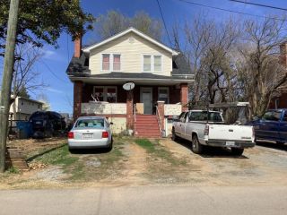Foreclosed Home - 837 QUEEN AVE NW, 24012