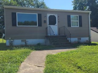 Foreclosed Home - 914 ROCKLAND AVE NW, 24012
