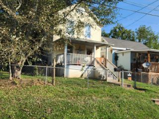 Foreclosed Home - 1508 CHURCH AVE SE, 24013
