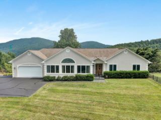 Foreclosed Home - 4401 WINDY GAP DR, 24014