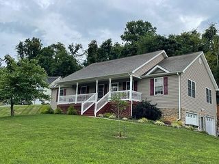 Foreclosed Home - 3895 READ MOUNTAIN RD, 24077