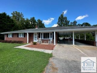 Foreclosed Home - 3400 DILLONS FORK RD, 24089