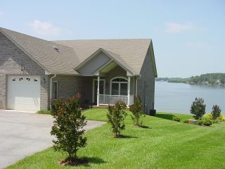 Foreclosed Home - 419 HEATHER LN, 24104
