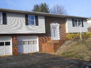 Foreclosed Home - 700 ROSEWOOD AVE, 24112