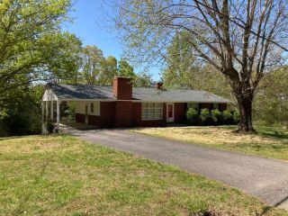 Foreclosed Home - 171 POND RD, 24112