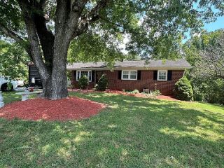 Foreclosed Home - 584 DOGWOOD DR, 24112