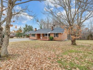 Foreclosed Home - 1409 CROOKED OAK RD, 24151
