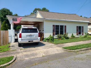 Foreclosed Home - 815 N BROAD ST, 24153