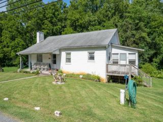 Foreclosed Home - 4243 LEE HWY, 24175