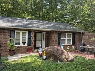 Foreclosed Home - 195 SLEEPY HOLLOW DR, 24184