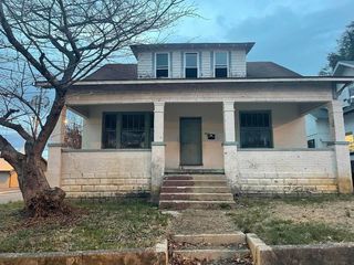 Foreclosed Home - 600 MOORE ST, 24201