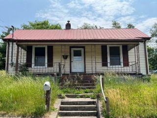 Foreclosed Home - 377 NORFOLK AVE, 24201