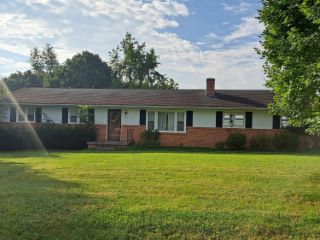 Foreclosed Home - 260 CHESTER HILL RD, 24201