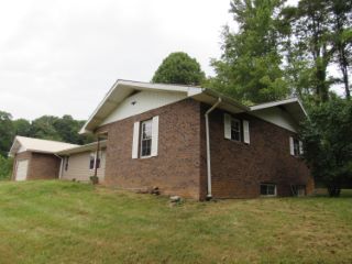 Foreclosed Home - 3679 HIGH POINT RD, 24224