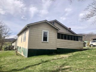 Foreclosed Home - 108 ROGERS ST, 24277