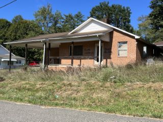 Foreclosed Home - 108 BURKE ST, 24277
