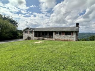 Foreclosed Home - 2742 WARREN DR, 24283