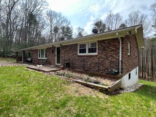 Foreclosed Home - 1322 SKYVIEW DR, 24328