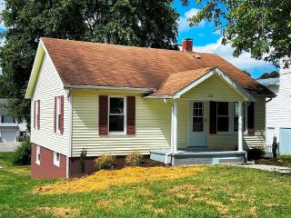 Foreclosed Home - 770 W WASHINGTON ST, 24382