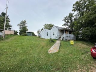 Foreclosed Home - 865 S 14TH ST, 24382