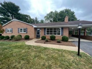 Foreclosed Home - 308 SUSSEX DR, 24401