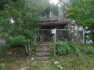 Foreclosed Home - 419 E HICKORY ST, 24426