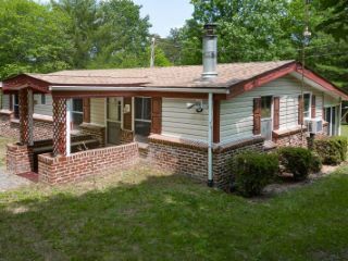 Foreclosed Home - 551 TUNNEL HILL RD, 24460