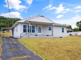 Foreclosed Home - 22 BLUE RIDGE AVE, 24467