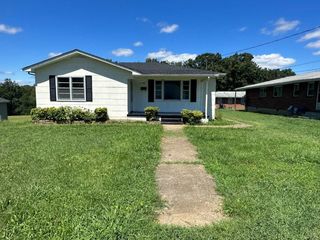 Foreclosed Home - 1004 11TH ST, 24517