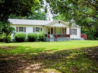 Foreclosed Home - 2019 STORYS CREEK RD, 24520