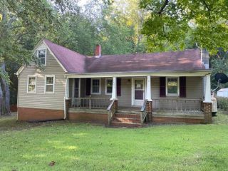 Foreclosed Home - 288 Moses Mill Rd, 24531