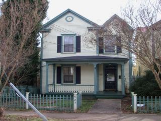 Foreclosed Home - 923 GREEN ST, 24541