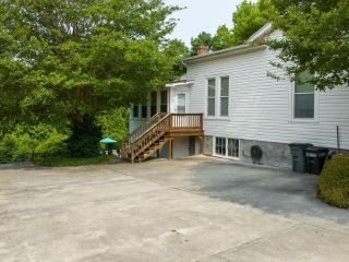 Foreclosed Home - 820 GROVE AVE, 24592
