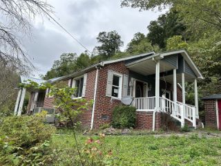 Foreclosed Home - 3978 LESTERS FORK RD, 24614