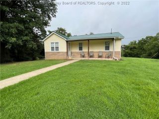 Foreclosed Home - 88 TEN MILE CREEK RD, 25123