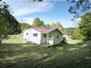 Foreclosed Home - 76 RED BARN RD, 25159