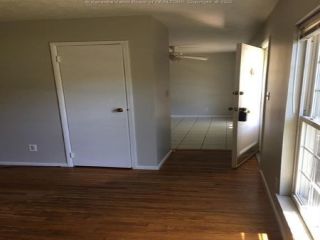 Foreclosed Home - 172 RIVERBEND BLVD, 25177