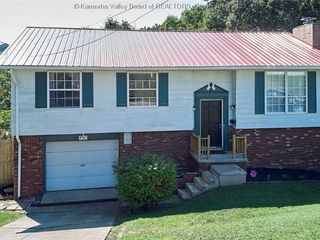 Foreclosed Home - 898 GREENBRIER ST, 25177