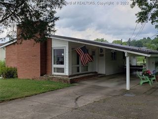 Foreclosed Home - 102 HICKORY DR, 25271