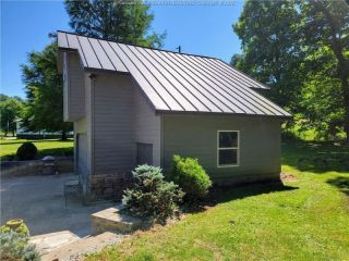 Foreclosed Home - 8386 POTTERS CREEK RD, 25287