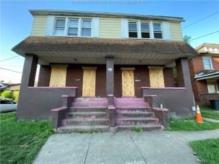 Foreclosed Home - 901 CENTRAL AVE, 25302