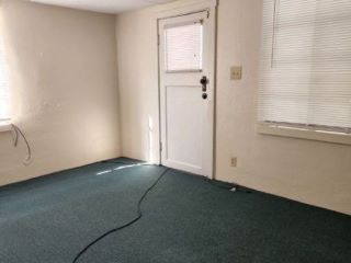 Foreclosed Home - 1009 D ST, 25303