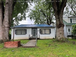 Foreclosed Home - 5221 STAUNTON AVE SE, 25304