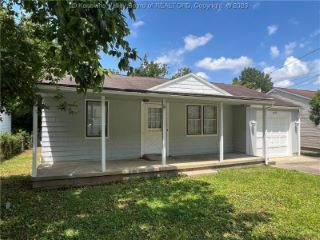 Foreclosed Home - 1027 VILLAGE DR, 25309