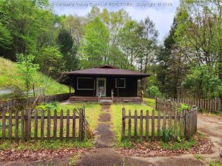 Foreclosed Home - 112 BLACK PINE RD, 25309
