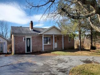 Foreclosed Home - 1633 BROAD LN, 25419