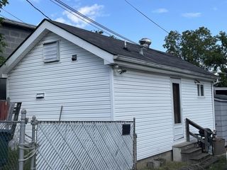 Foreclosed Home - 389 E 3RD ST, 25507