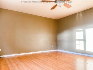 Foreclosed Home - 392 JANE DR, 25510