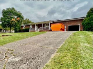 Foreclosed Home - 114 JOY LN, 25550