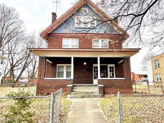 Foreclosed Home - 1318 10TH AVE, 25701